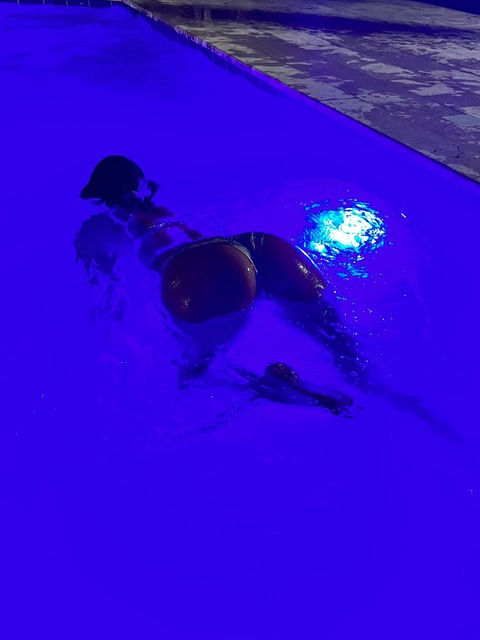 Header of amy_coquette