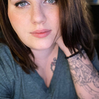 busty_and_green_eyed profile picture