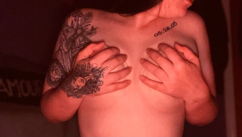 Header of hotmomma6996