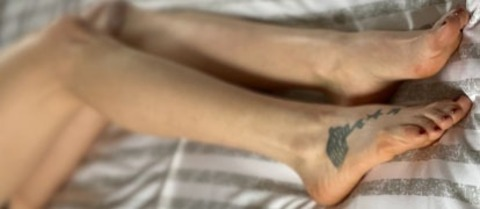 Header of hotwivesfeet