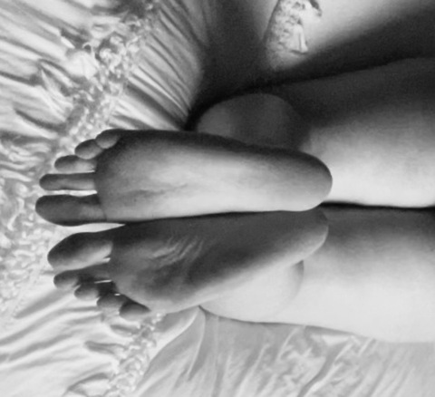 Header of theprettyfeet69