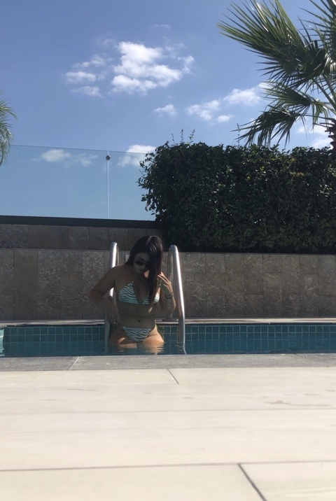 Header of u190684891